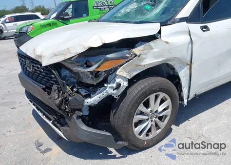 2022 Toyota Corolla Cross Le z USA, uszkodzony, nr VIN 7MUBAAAG5NV028801